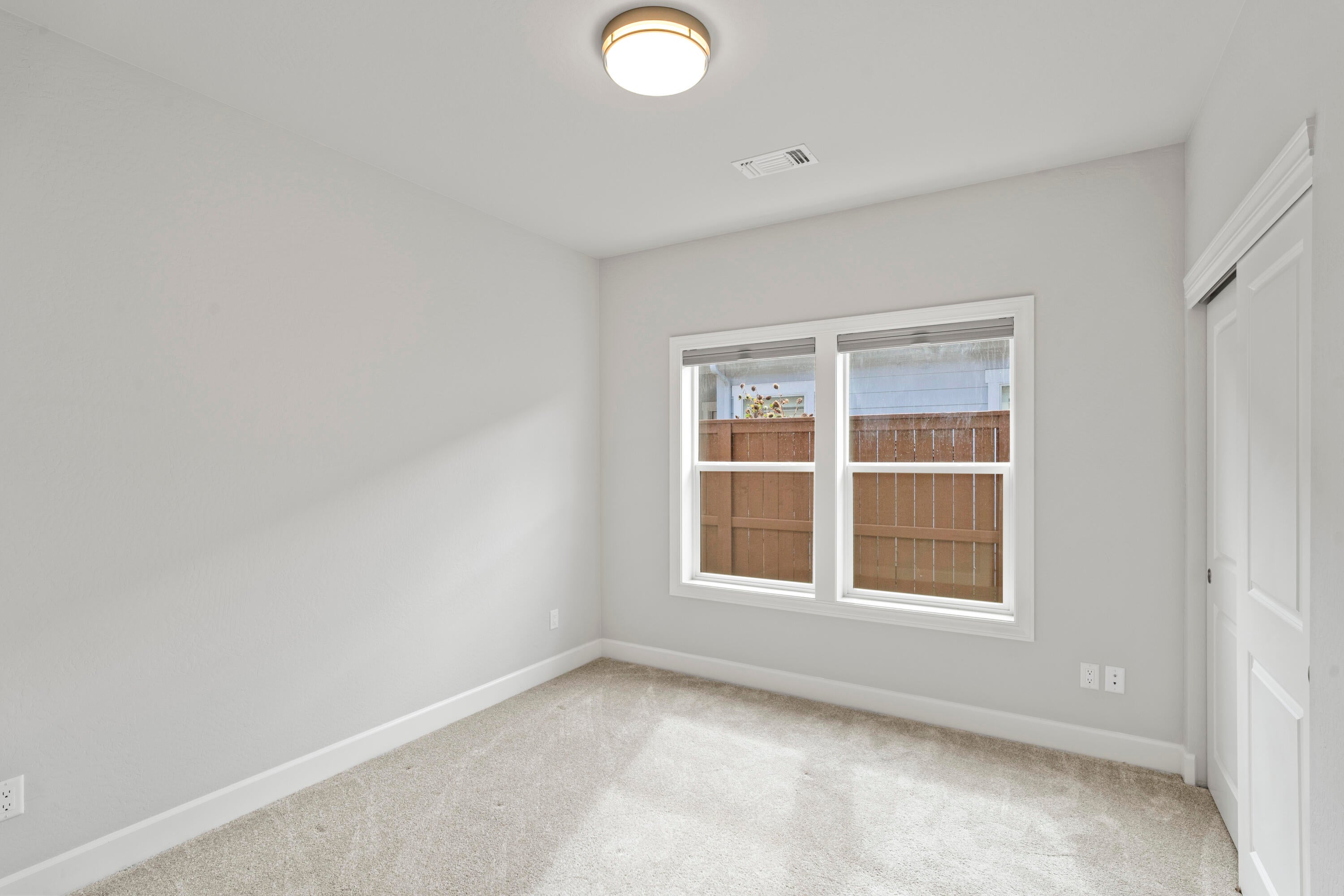 451 South Haskell Street Central Point, OR 97502 - Photo 16 of 30 Room 3