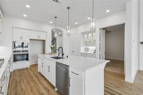 $639,900 | 1729 Boxwood Row Drive, Aubrey, TX 76227