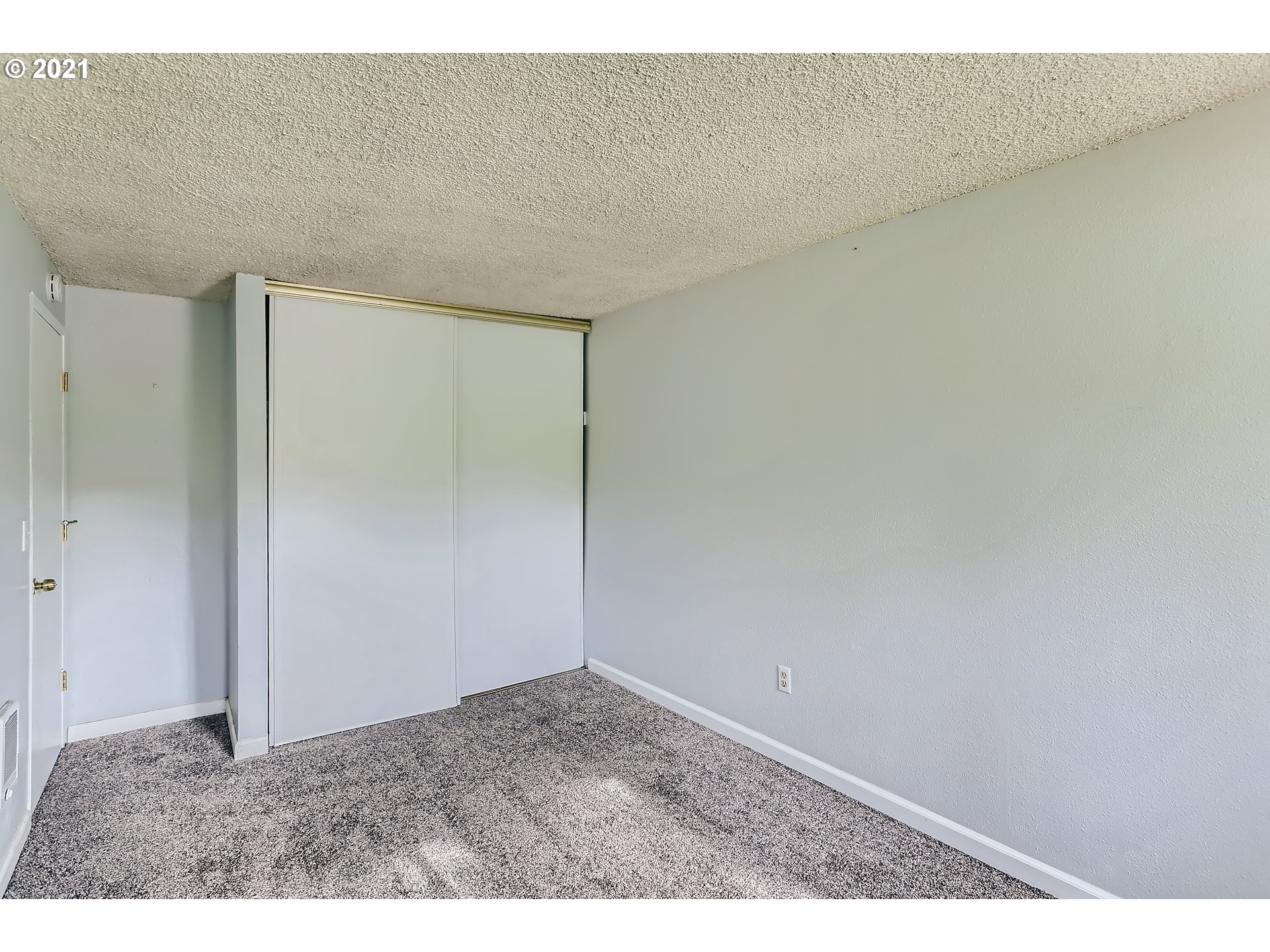 4021 Southwest Alfred Street Portland, OR 97219 - Photo 22 of 32 Gallery Image 22