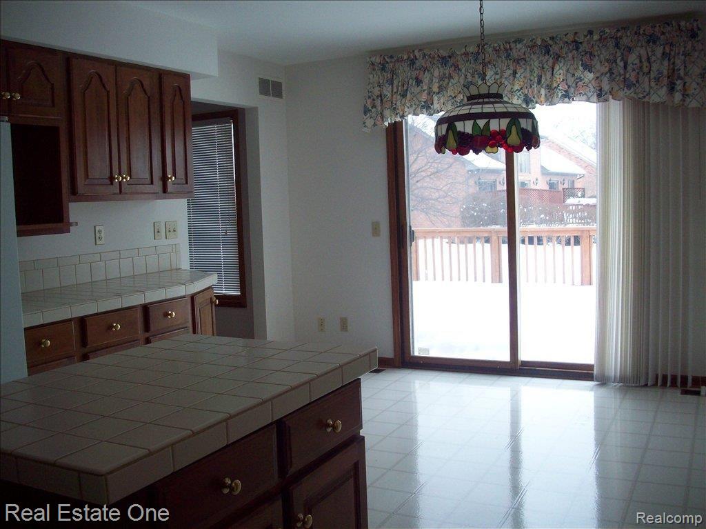 5964 Donaldson Road Troy, MI 48085 - Photo 6 of 18 kitchen 3