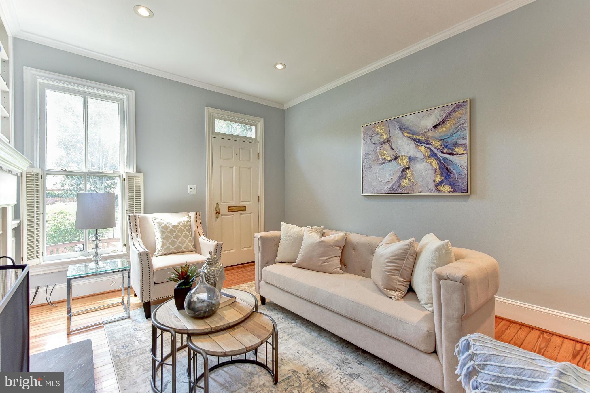 650 A Street Northeast Washington, DC 20002 - Photo 4 of 25 Living Room