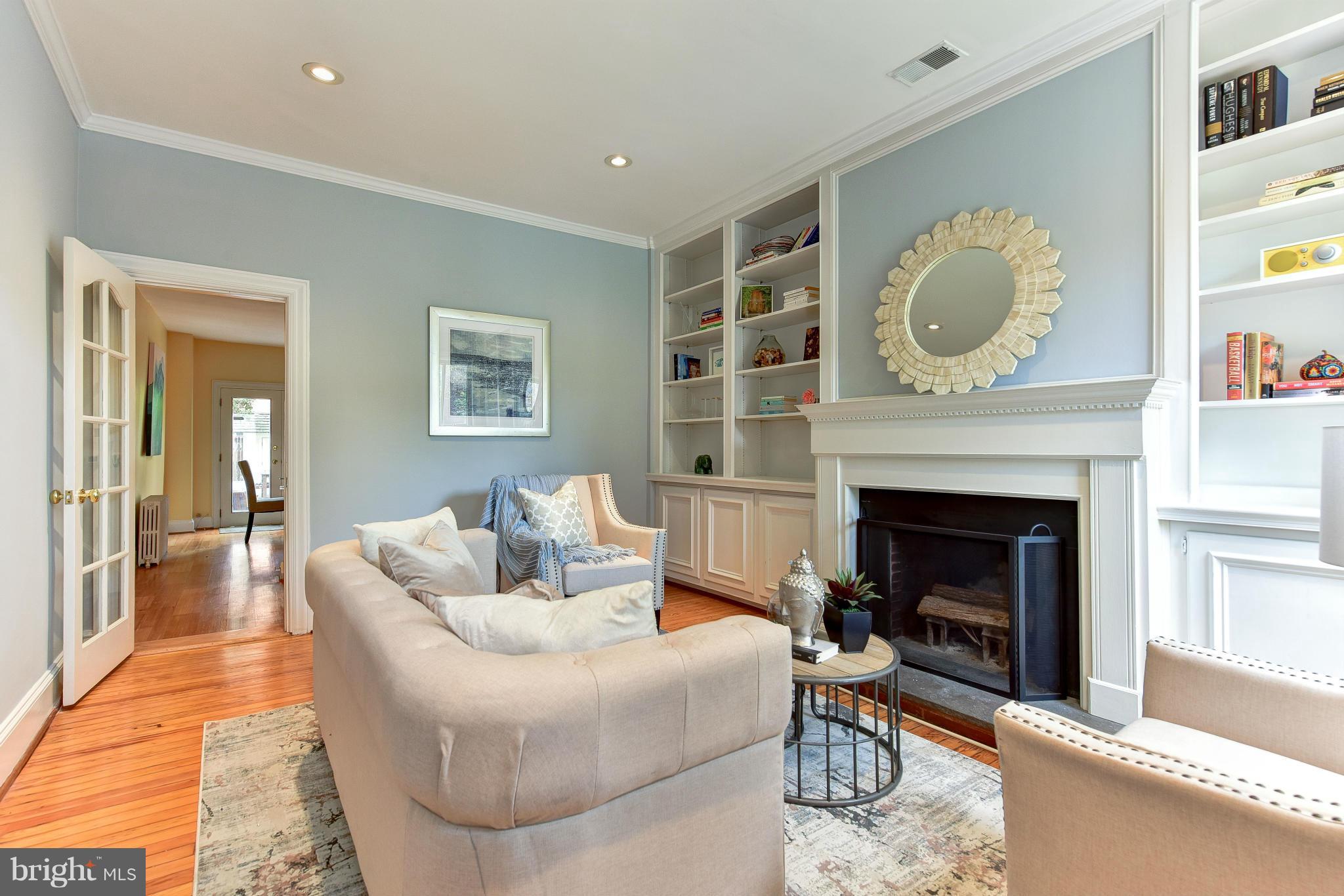 650 A Street Northeast Washington, DC 20002 - Photo 5 of 25 Living Room