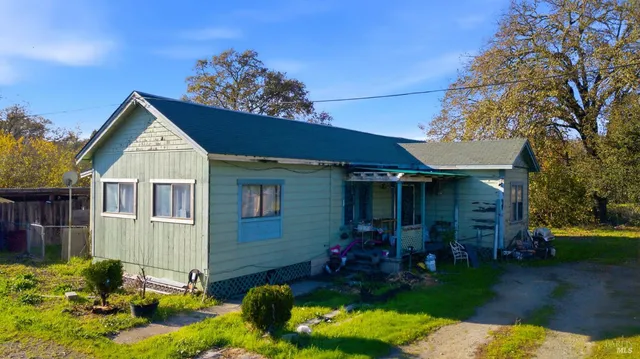 $1,100,000 | 6283-6285 Old Redwood Highway, Windsor, CA 95492