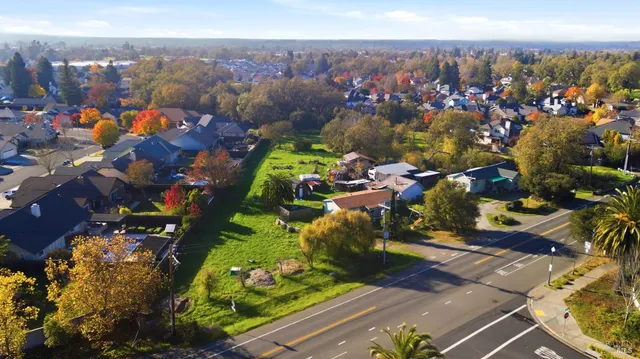 $1,100,000 | 6283-6285 Old Redwood Highway, Windsor, CA 95492