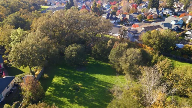 $1,100,000 | 6283-6285 Old Redwood Highway, Windsor, CA 95492