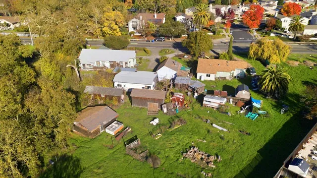 $1,100,000 | 6283-6285 Old Redwood Highway, Windsor, CA 95492