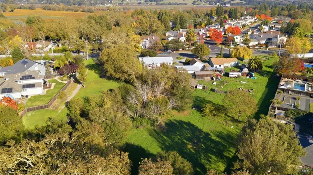 $1,100,000 | 6283-6285 Old Redwood Highway, Windsor, CA 95492