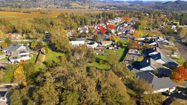 $1,100,000 | 6283-6285 Old Redwood Highway, Windsor, CA 95492