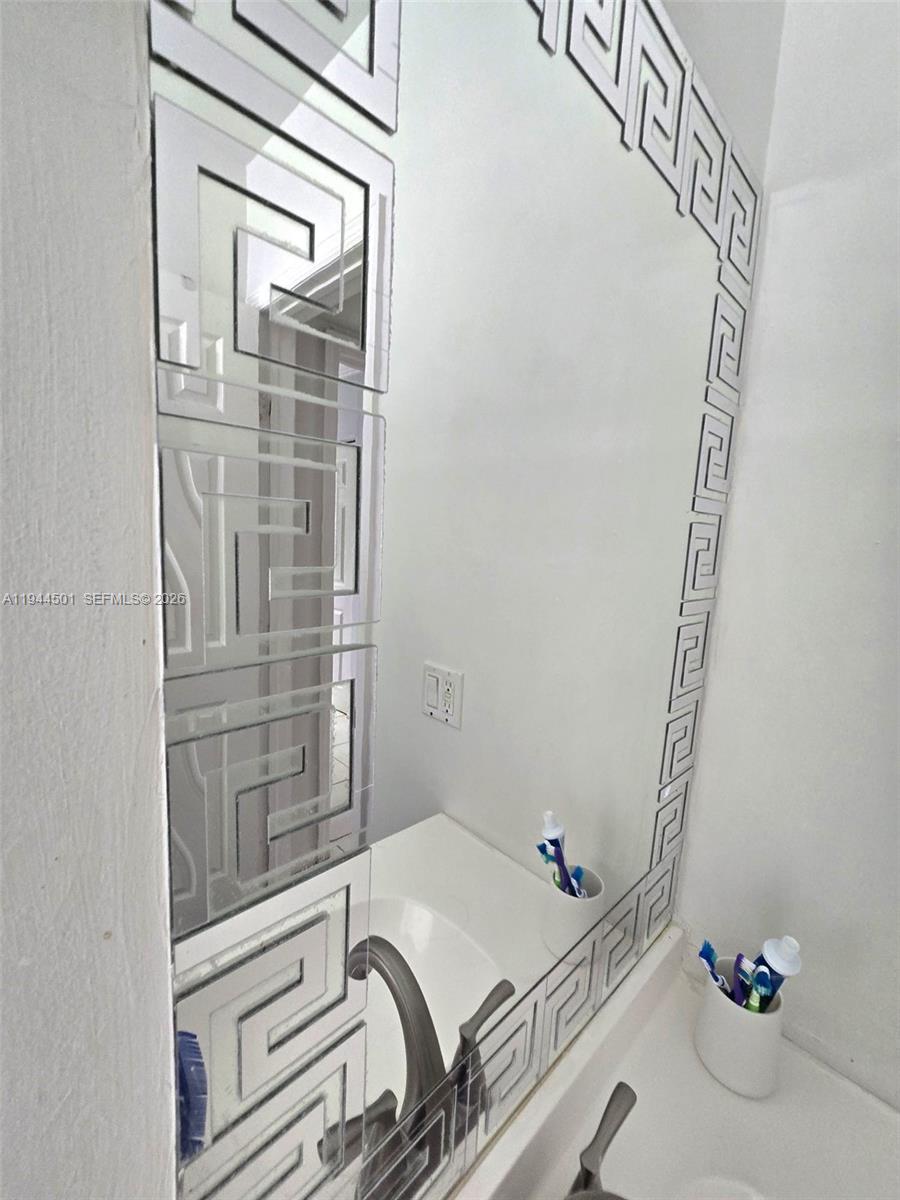 1265 West 24th Street, Unit 201 Hialeah, FL 33010 - Photo 20 of 35