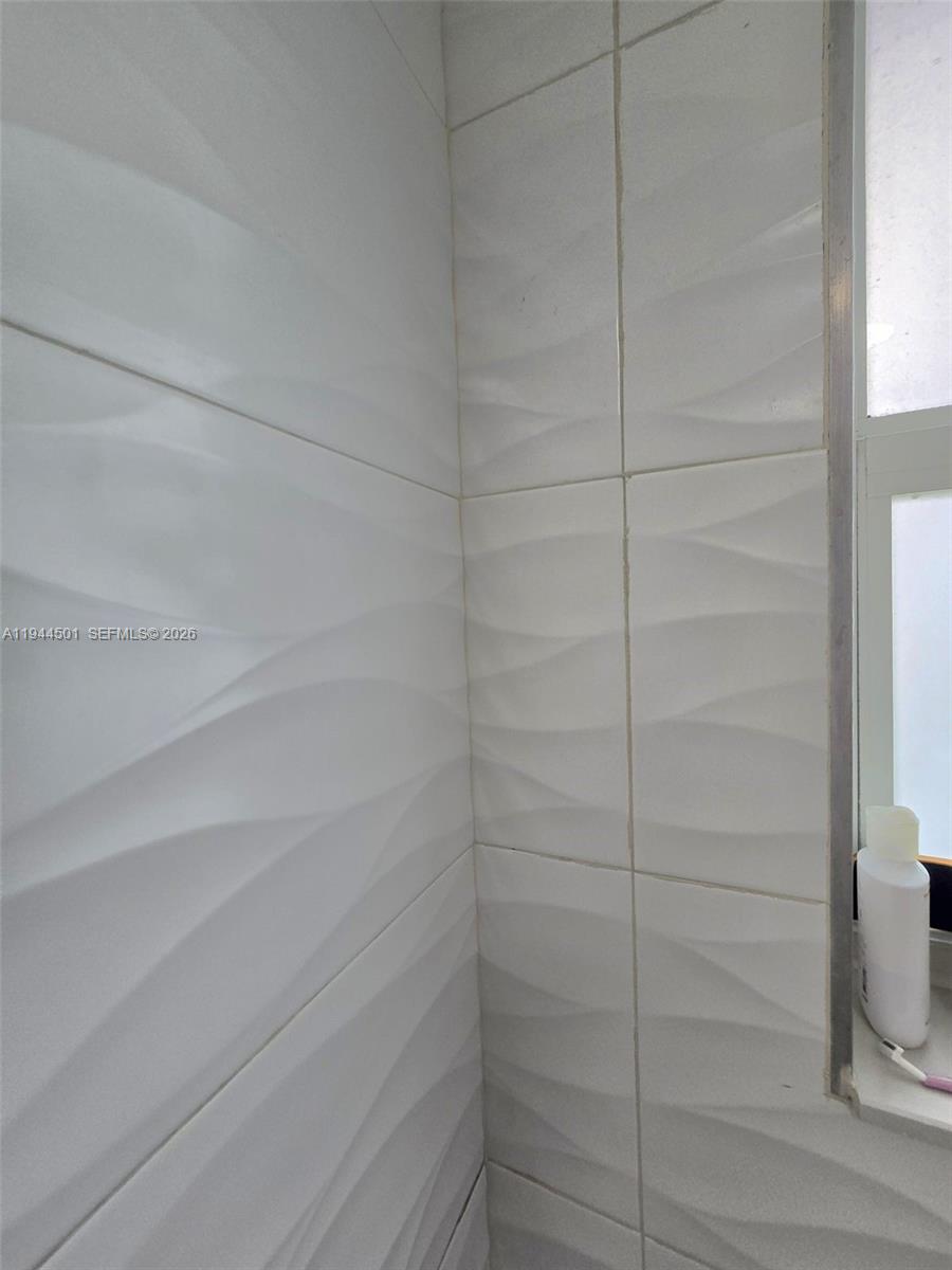1265 West 24th Street, Unit 201 Hialeah, FL 33010 - Photo 22 of 34