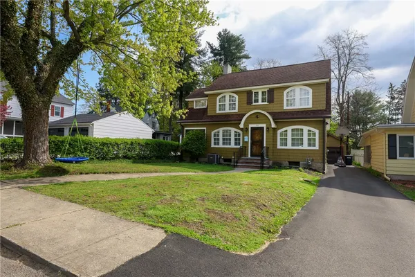$1,700 | 98 Sunnyside Drive, Elmira, NY 14905