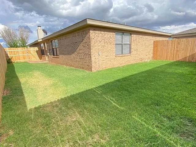 $1,000 | 6610 Hope Avenue, Lubbock, TX 79424