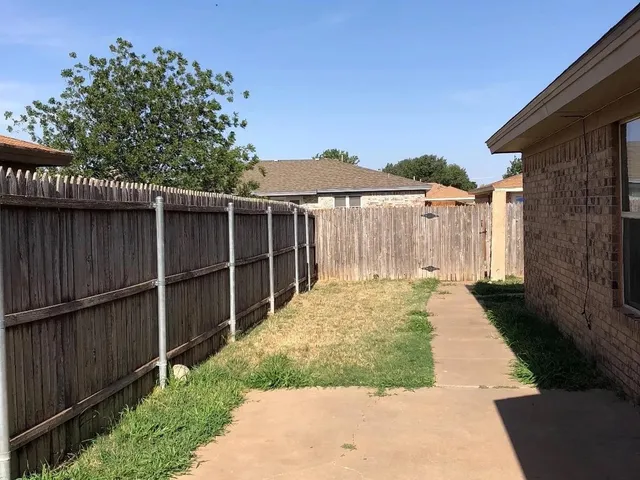 $1,000 | 6610 Hope Avenue, Lubbock, TX 79424