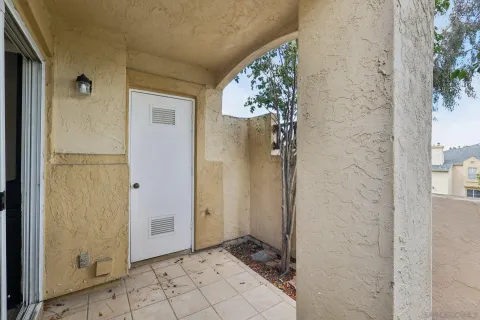 $579,900 | 2077 Lakeridge Circle, Unit 104, Chula Vista, CA 91913