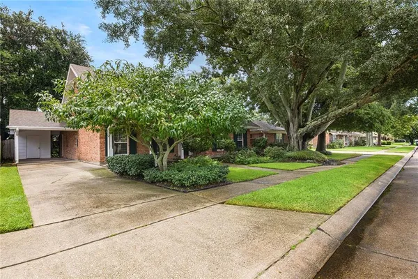 $349,900 | 4405 Napoli Drive, Metairie, LA 70002