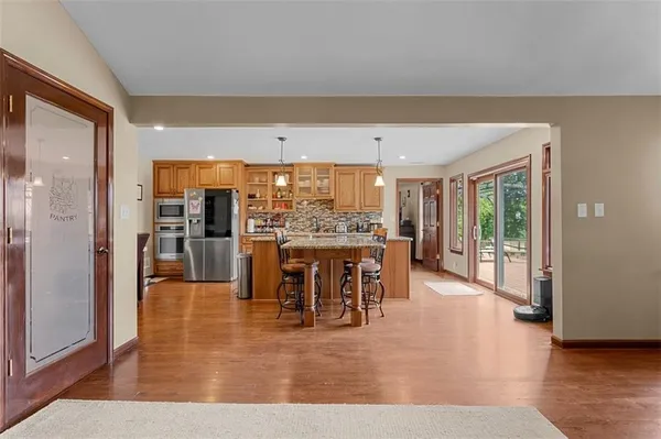 $1,599,990 | 11203 County Road 375, St. Joseph, MO 64505