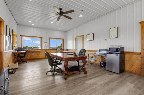 $1,599,990 | 11203 County Road 375, St. Joseph, MO 64505