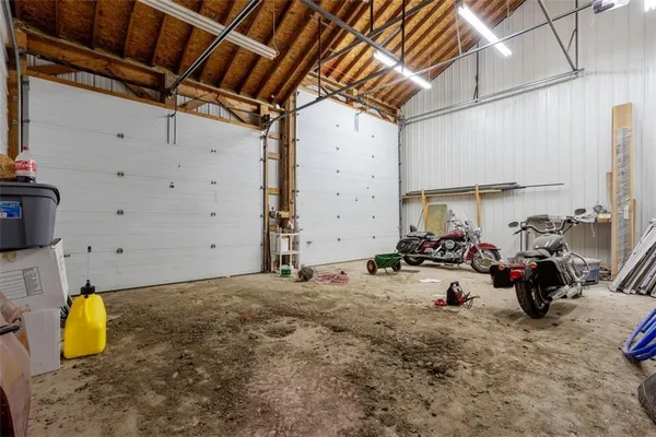$1,599,990 | 11203 County Road 375, St. Joseph, MO 64505