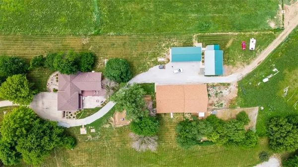 $1,599,990 | 11203 County Road 375, St. Joseph, MO 64505