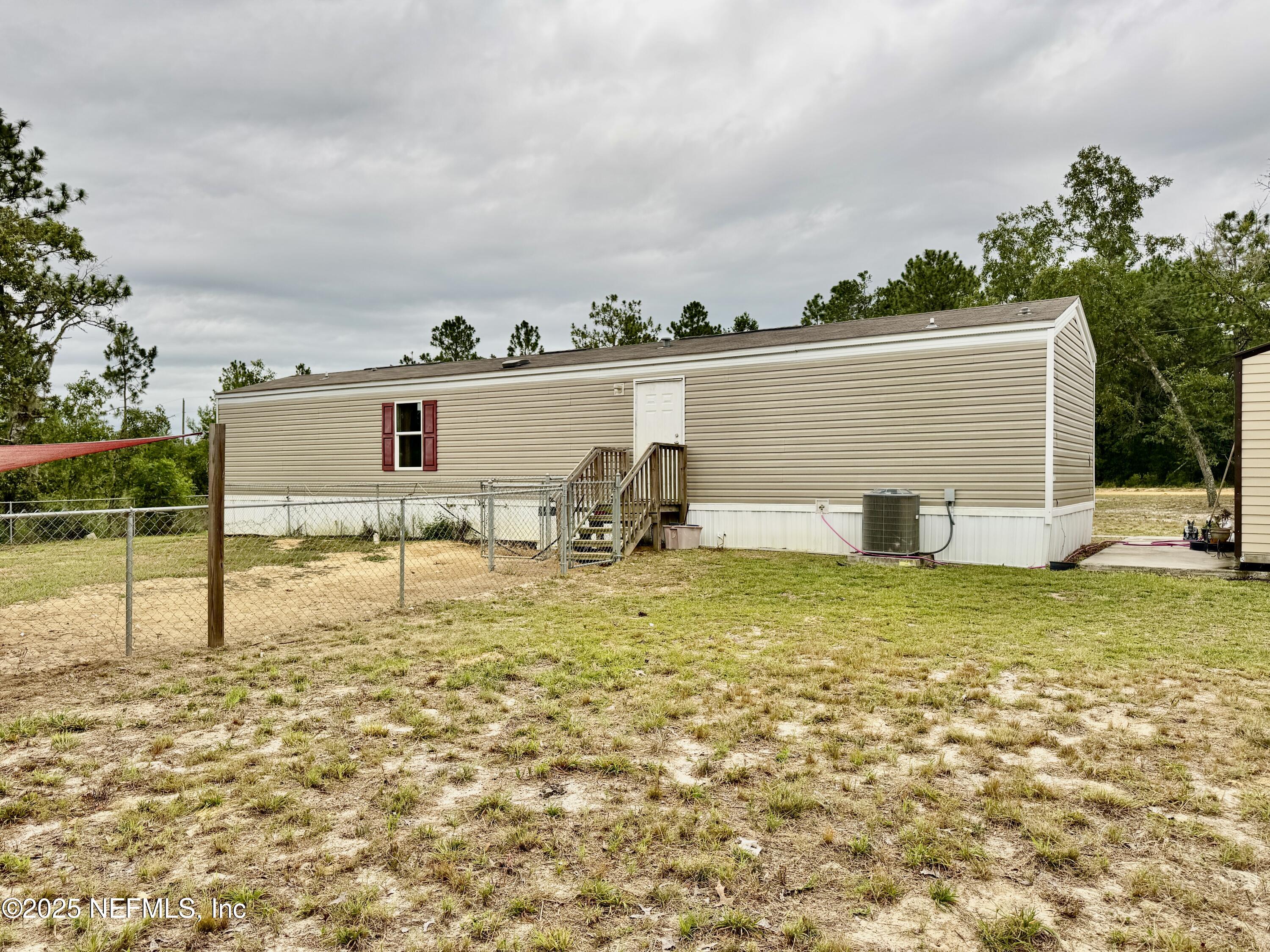 410 Lily Trail Interlachen, FL 32148 - Photo 19 of 23 410 Lily Trl, Interlachen, FL 32148