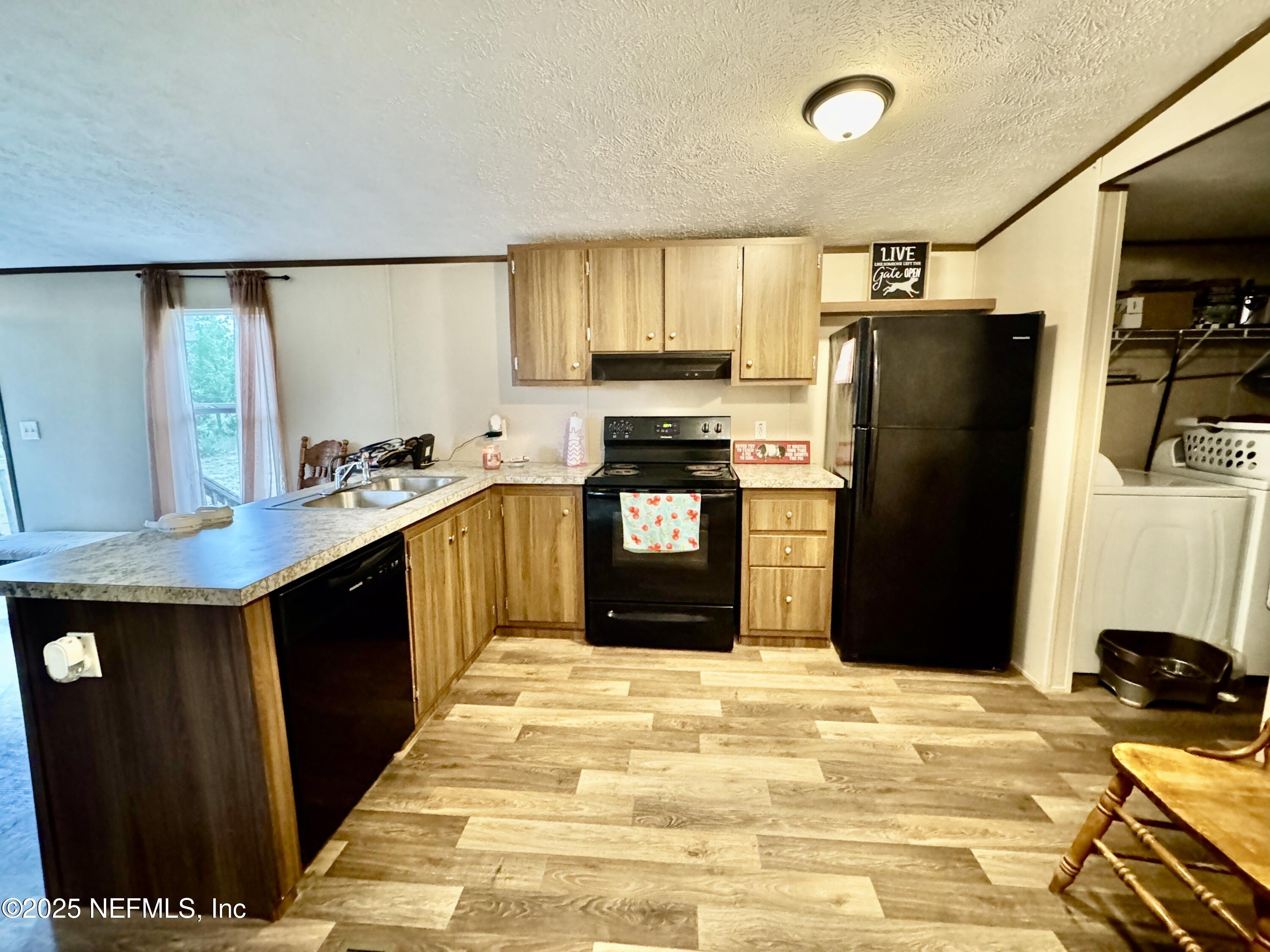 410 Lily Trail Interlachen, FL 32148 - Photo 5 of 23 410 Lily Trl, Interlachen, FL 32148