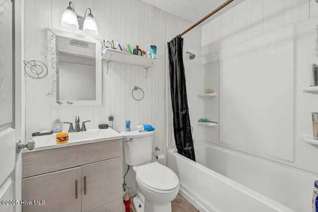 $215,000 | 1113 East Stewart Circle, Wilmington, NC 28405