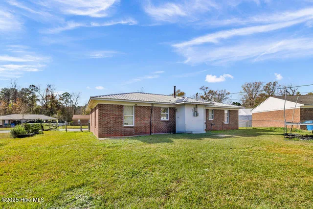 $215,000 | 1113 East Stewart Circle, Wilmington, NC 28405