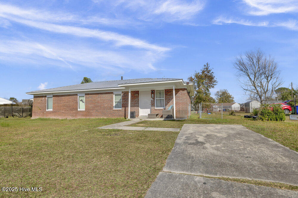 1113 East Stewart Circle Wilmington, NC 28405 - Photo 1 of 18 022_6q7a7585_176_copy_177