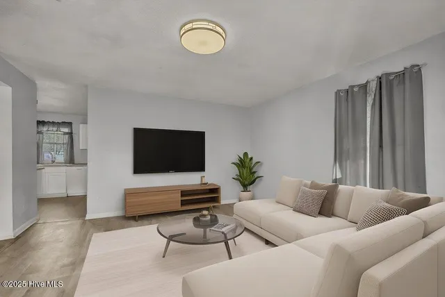 $215,000 | 1113 East Stewart Circle, Wilmington, NC 28405