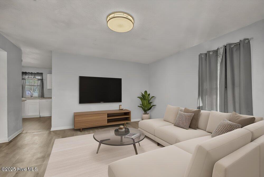 1113 East Stewart Circle Wilmington, NC 28405 - Photo 2 of 18 019_31ae0a40-3659-4d31-9633-f79d57794b08