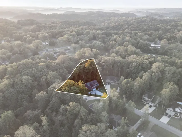 $499,995 | 3047 Gracie Ann Drive, Greenbrier, TN 37073