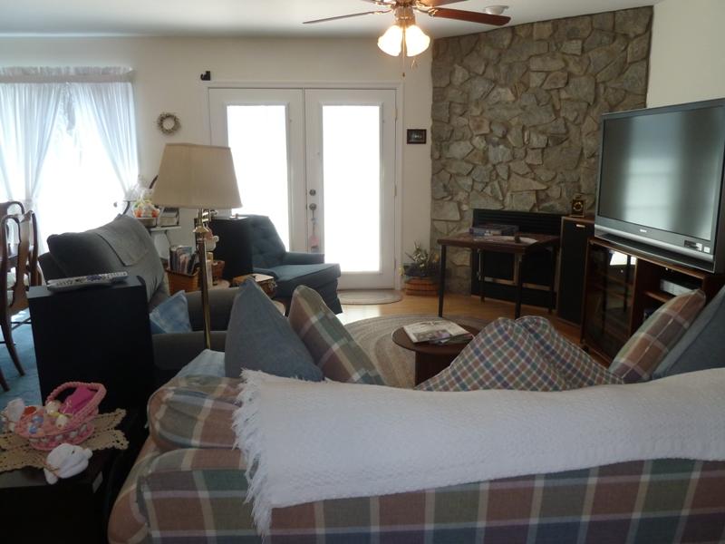 1145 Alean Road Wirtz, VA 24184 - Photo 36 of 66 38 Great Room.JPG