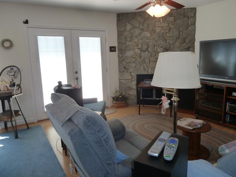 1145 Alean Road Wirtz, VA 24184 - Photo 37 of 66 38a Great Room.JPG