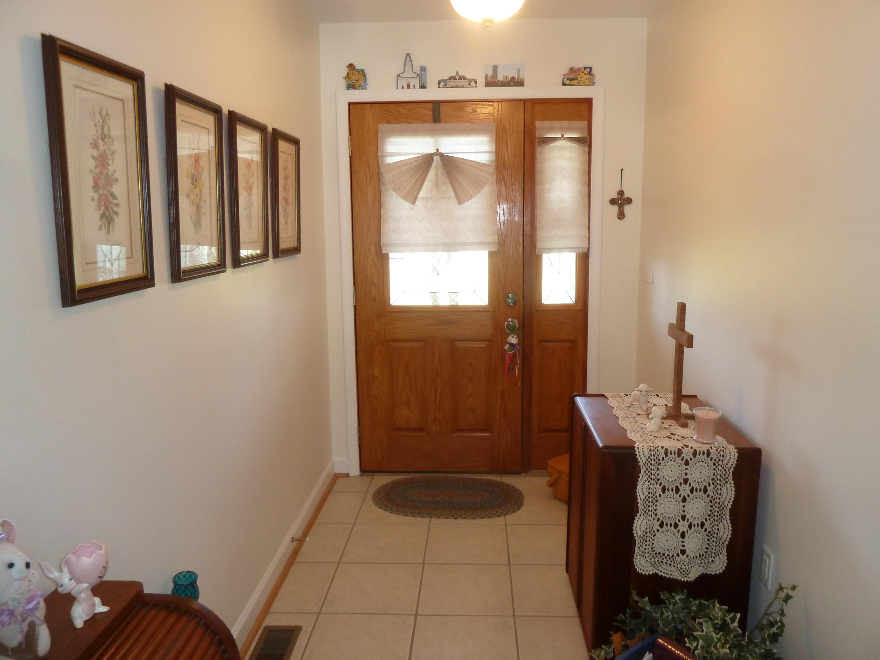 1145 Alean Road Wirtz, VA 24184 - Photo 6 of 66 6 Foyer.JPG