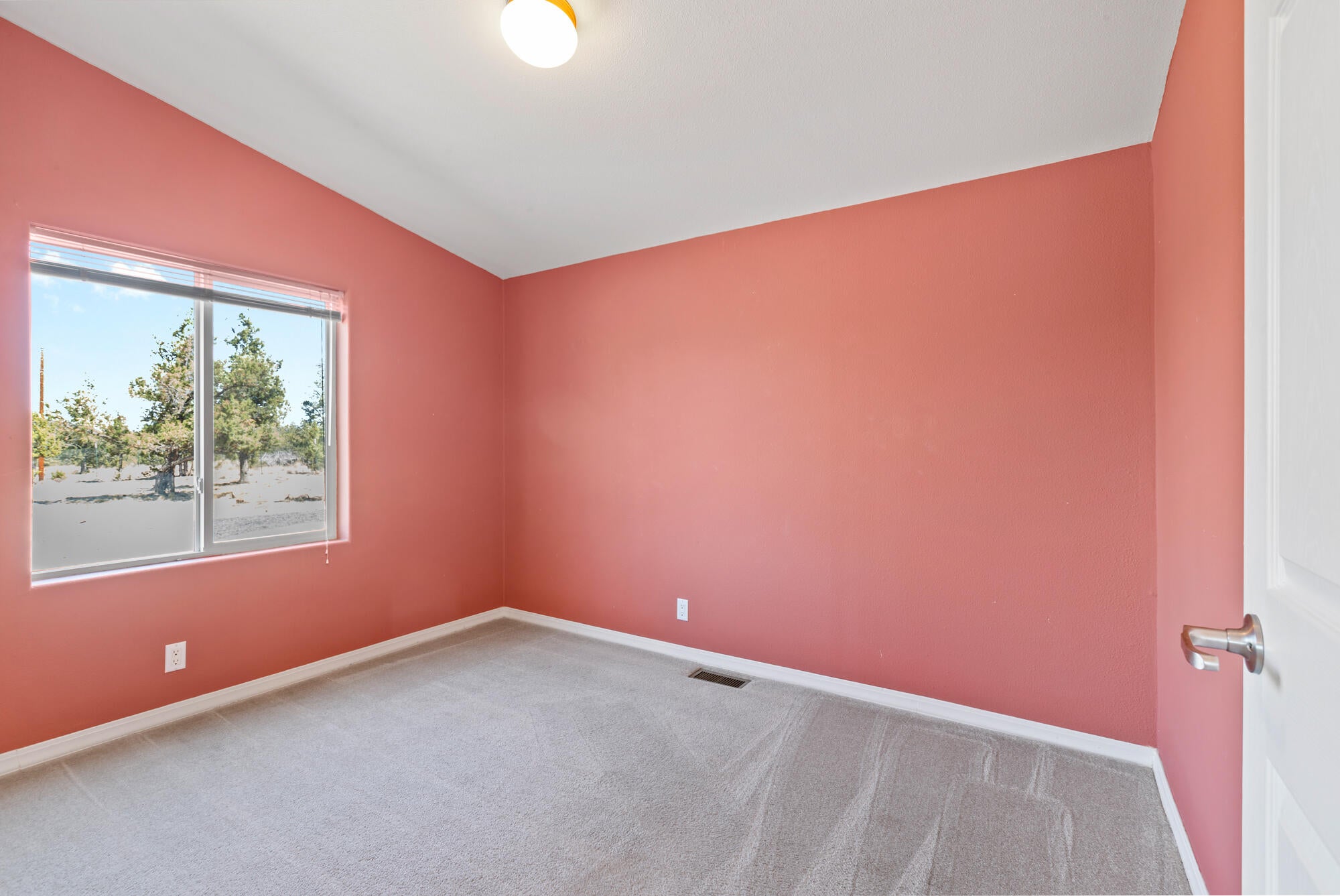 4672 Southeast Adobe Road Prineville, OR 97754 - Photo 20 of 32 #18 bdrm3