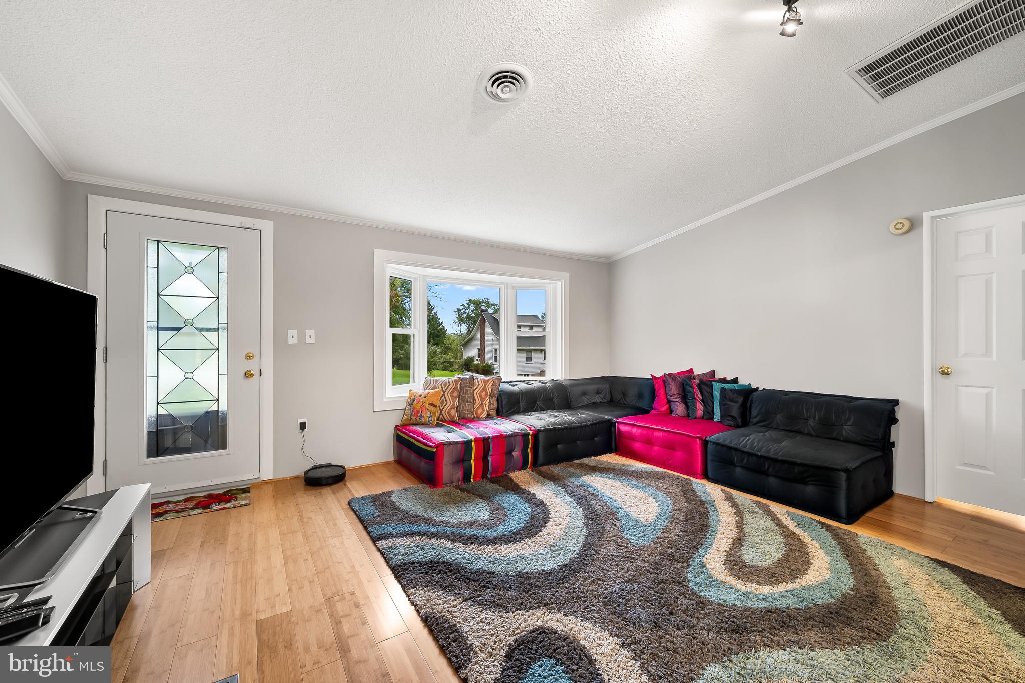 122 Byway Road Owings Mills, MD 21117 - Photo 4 of 51