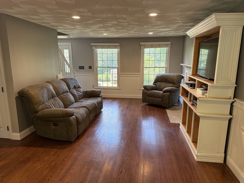 13 North Martin Road Amesbury, MA 01913 - Photo 6 of 14