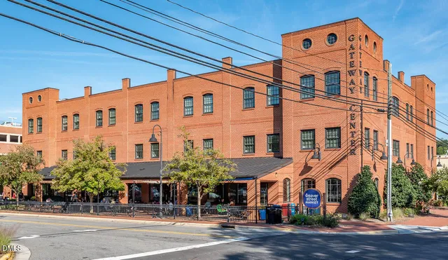 $875,000 | 2100 Black Walnut Farm Road, Hillsborough, NC 27278