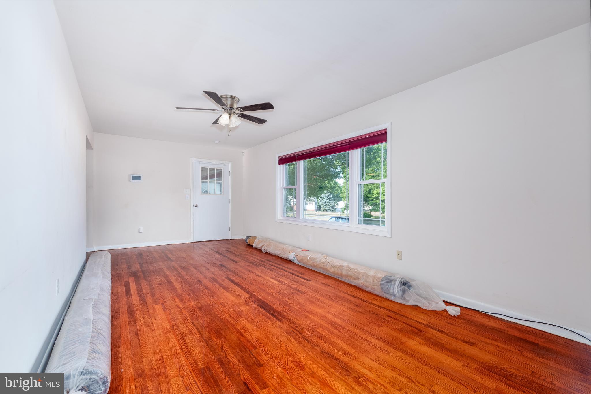 353 David Hall Road Dover, DE 19904 - Photo 3 of 16 Hardwood Floors