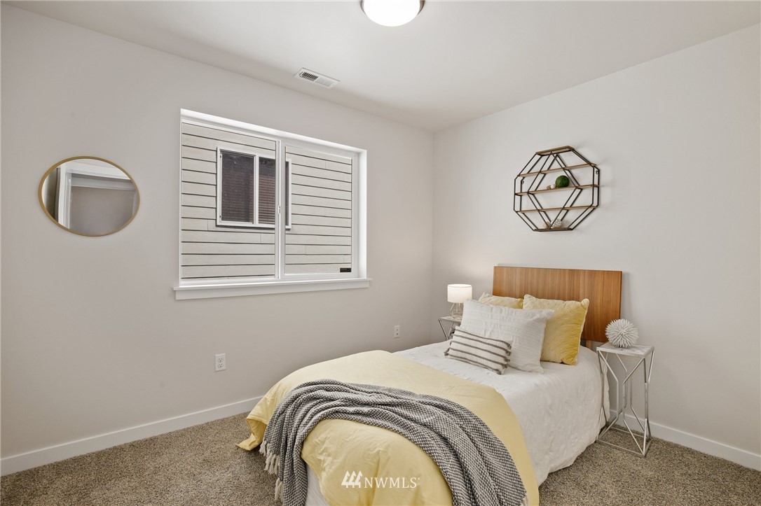 602 Ilwaco Place Northeast Renton, WA 98059 - Photo 17 of 25 Gallery Image 17