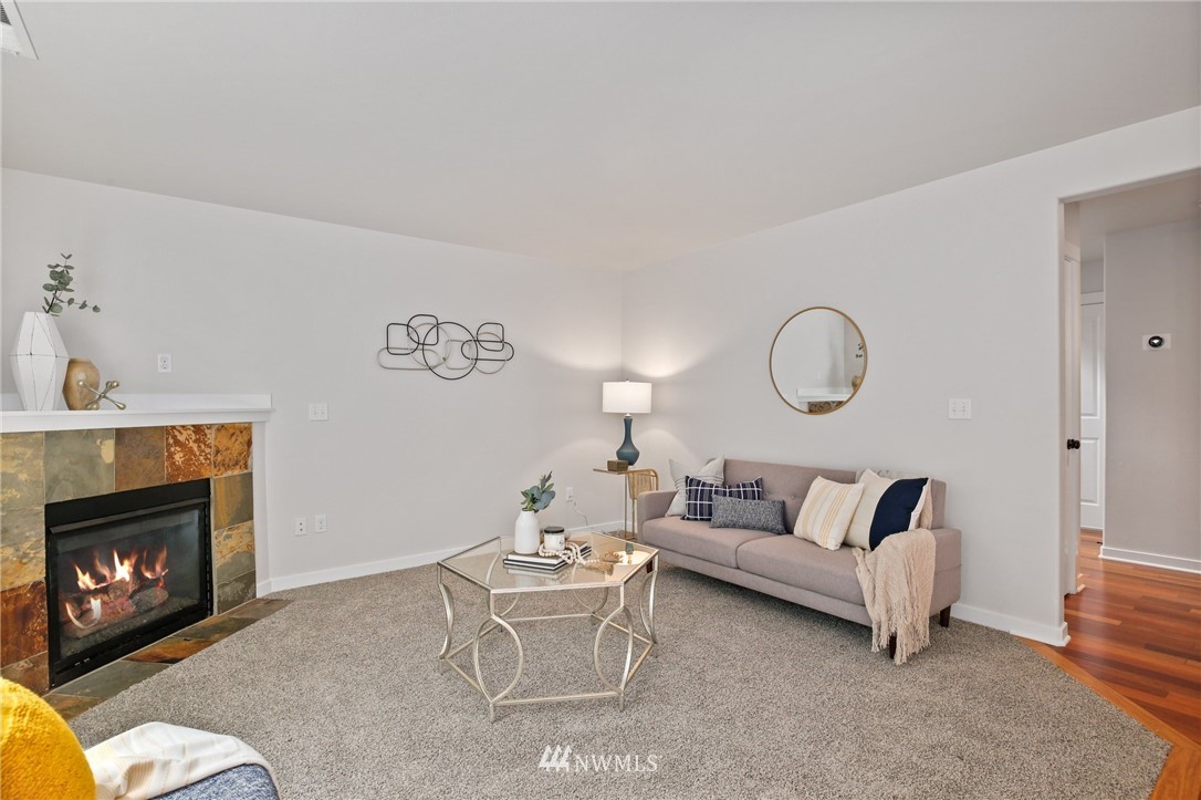 602 Ilwaco Place Northeast Renton, WA 98059 - Photo 3 of 25 Gallery Image 3