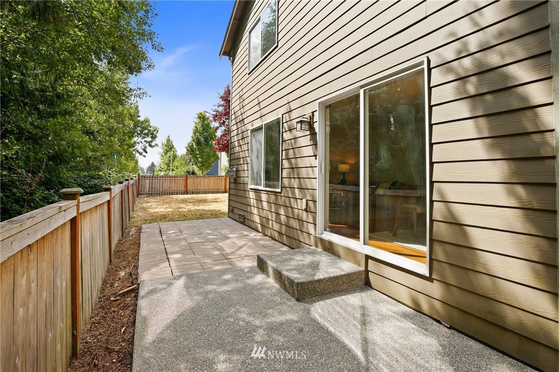 602 Ilwaco Place Northeast Renton, WA 98059 - Photo 21 of 25 Gallery Image 21