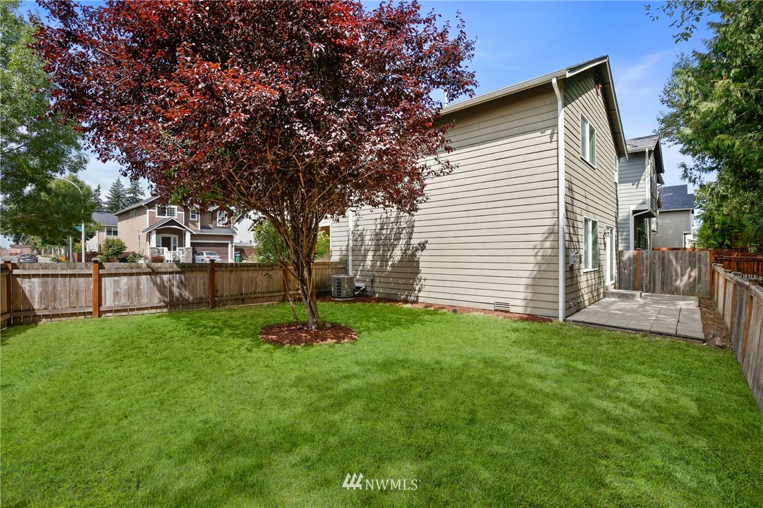 602 Ilwaco Place Northeast Renton, WA 98059 - Photo 22 of 25 Gallery Image 22