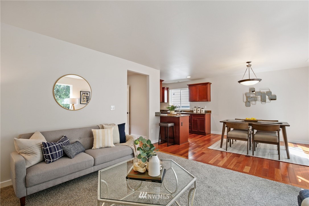 602 Ilwaco Place Northeast Renton, WA 98059 - Photo 5 of 25 Gallery Image 5