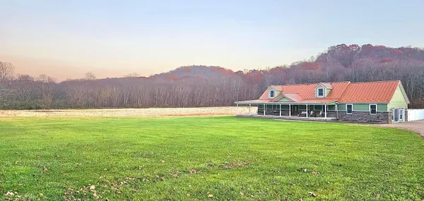 $849,000 | 22983 Big Pine Road, Laurelville, OH 43135