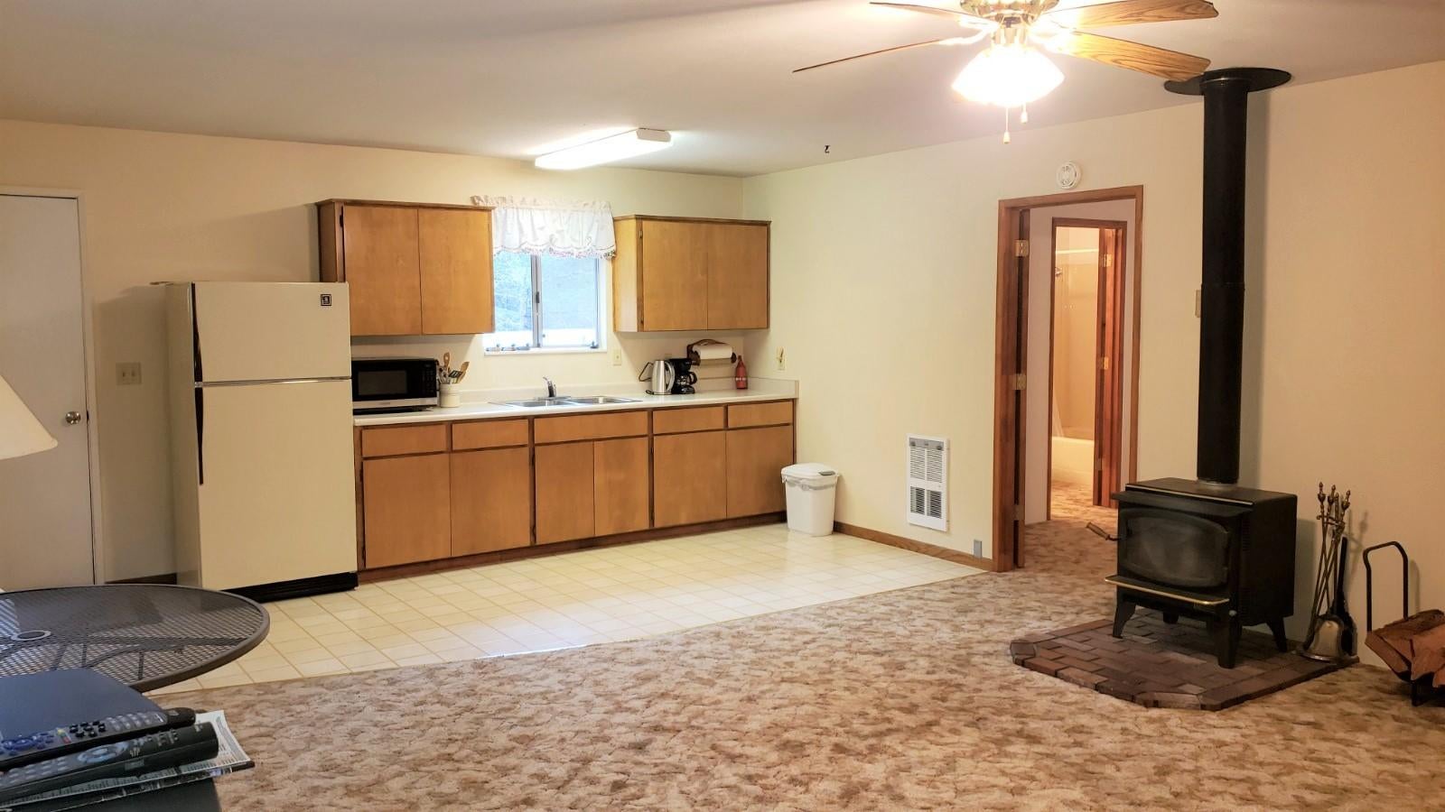 185 Griffin Road Grants Pass, OR 97527 - Photo 23 of 36 20201221_145803