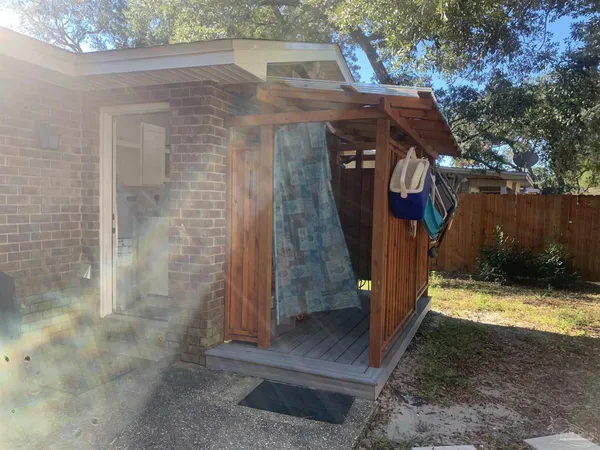 $1,600 | 2864 Villa Woods Circle, Gulf Breeze, FL 32563