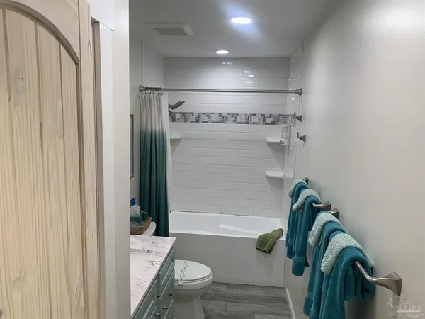 $1,600 | 2864 Villa Woods Circle, Gulf Breeze, FL 32563