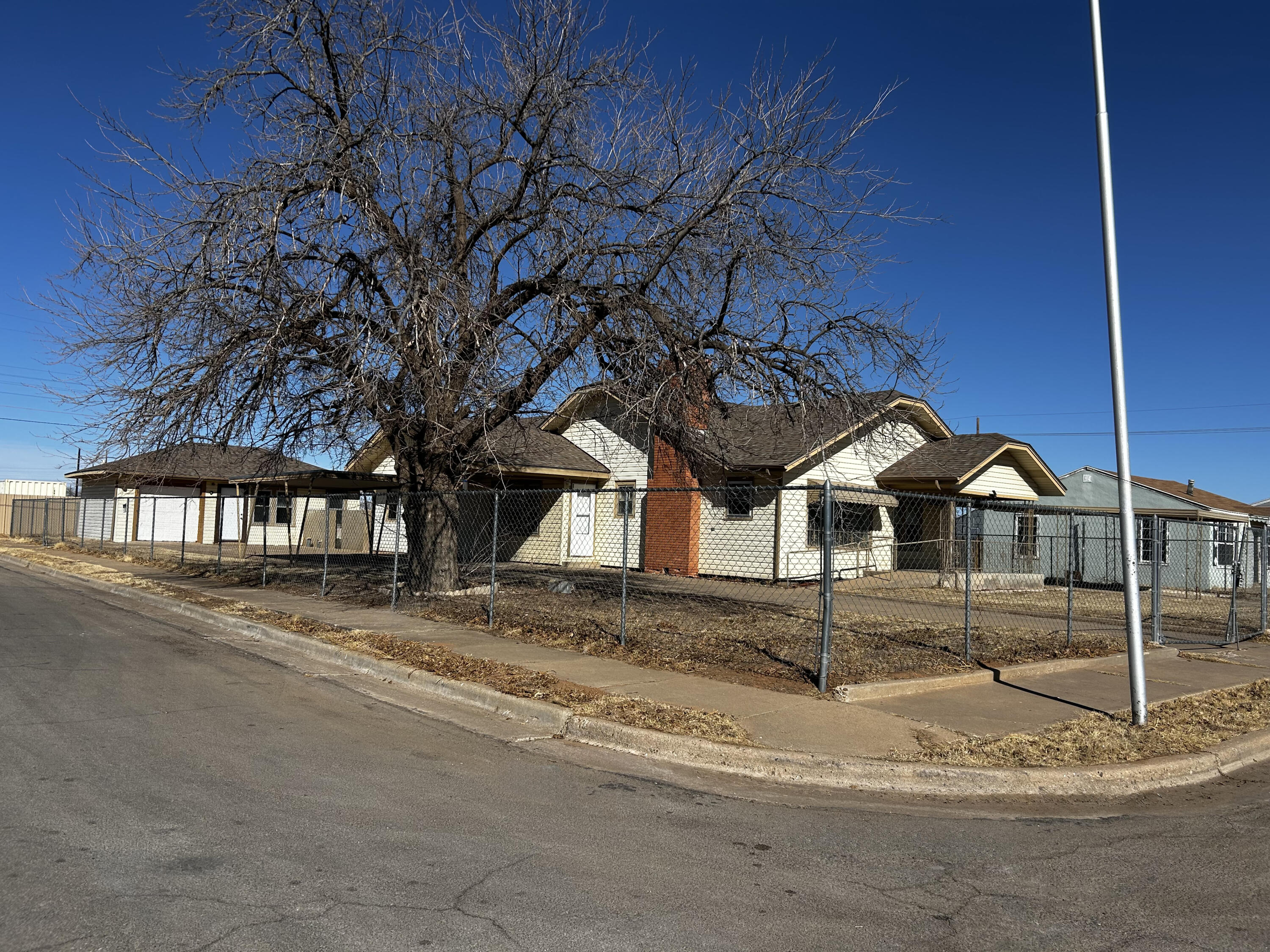 924 46th Street Lubbock, TX 79412 - Photo 21 of 21 IMG_9358
