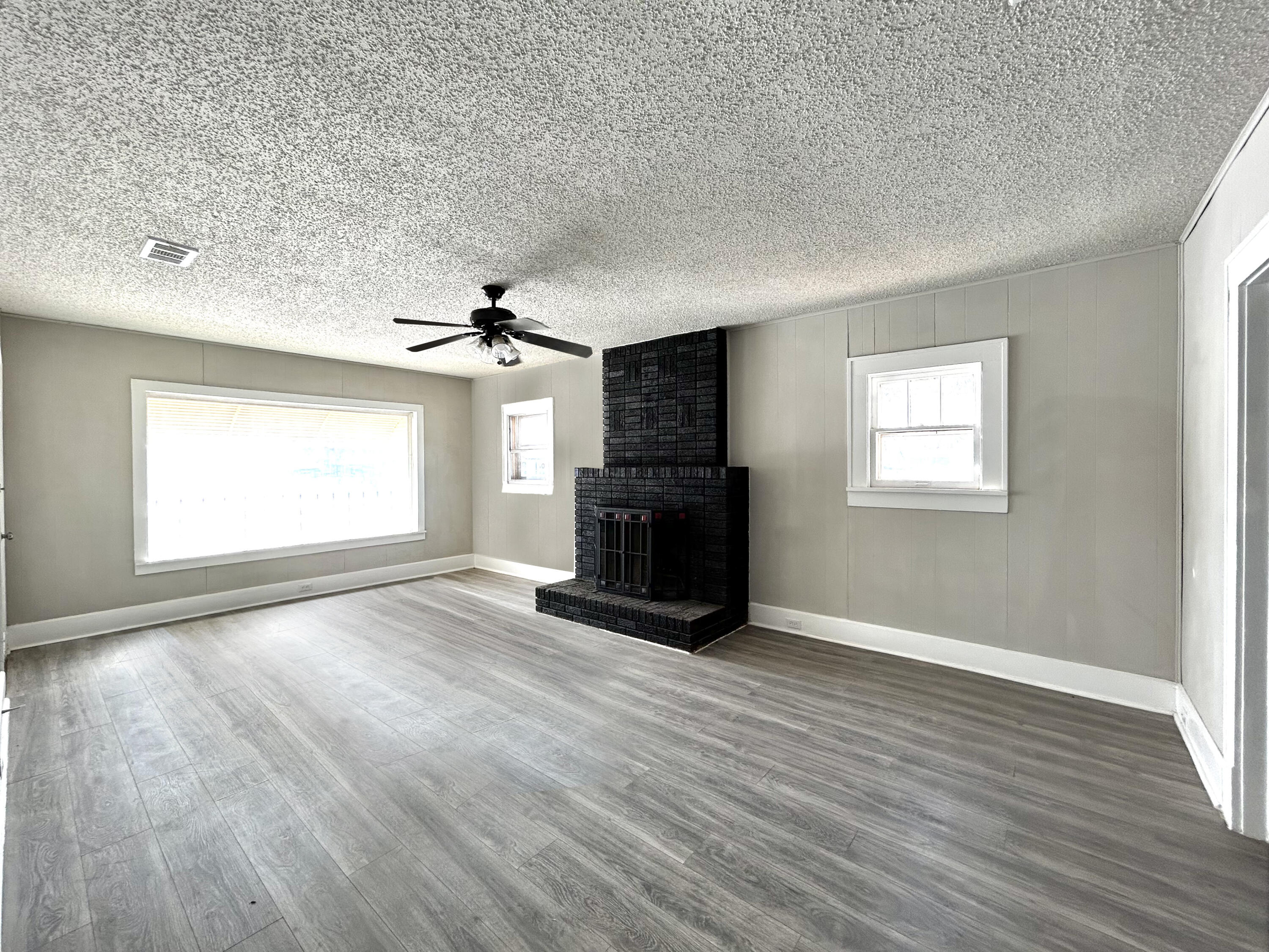 924 46th Street Lubbock, TX 79412 - Photo 4 of 21 IMG_9241